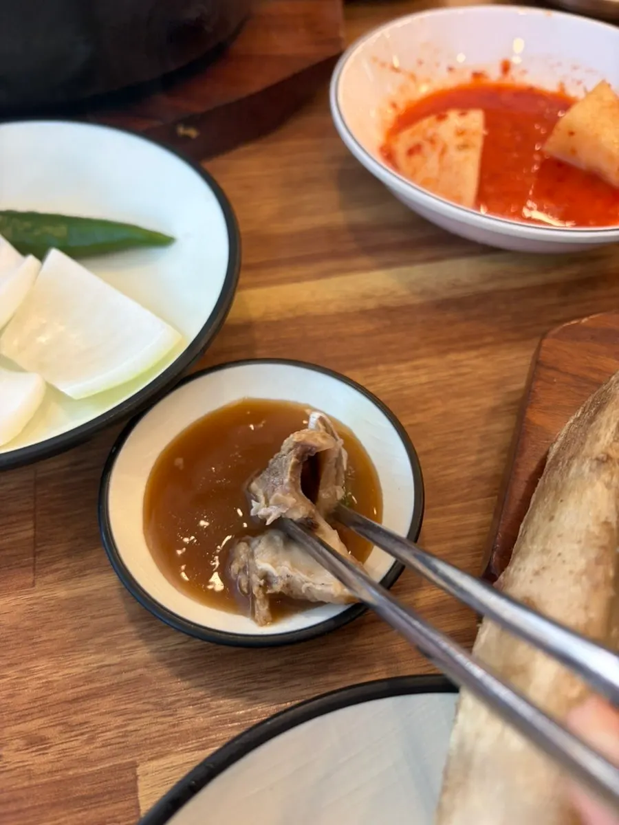 Galbitang con costillas y dangmyeon