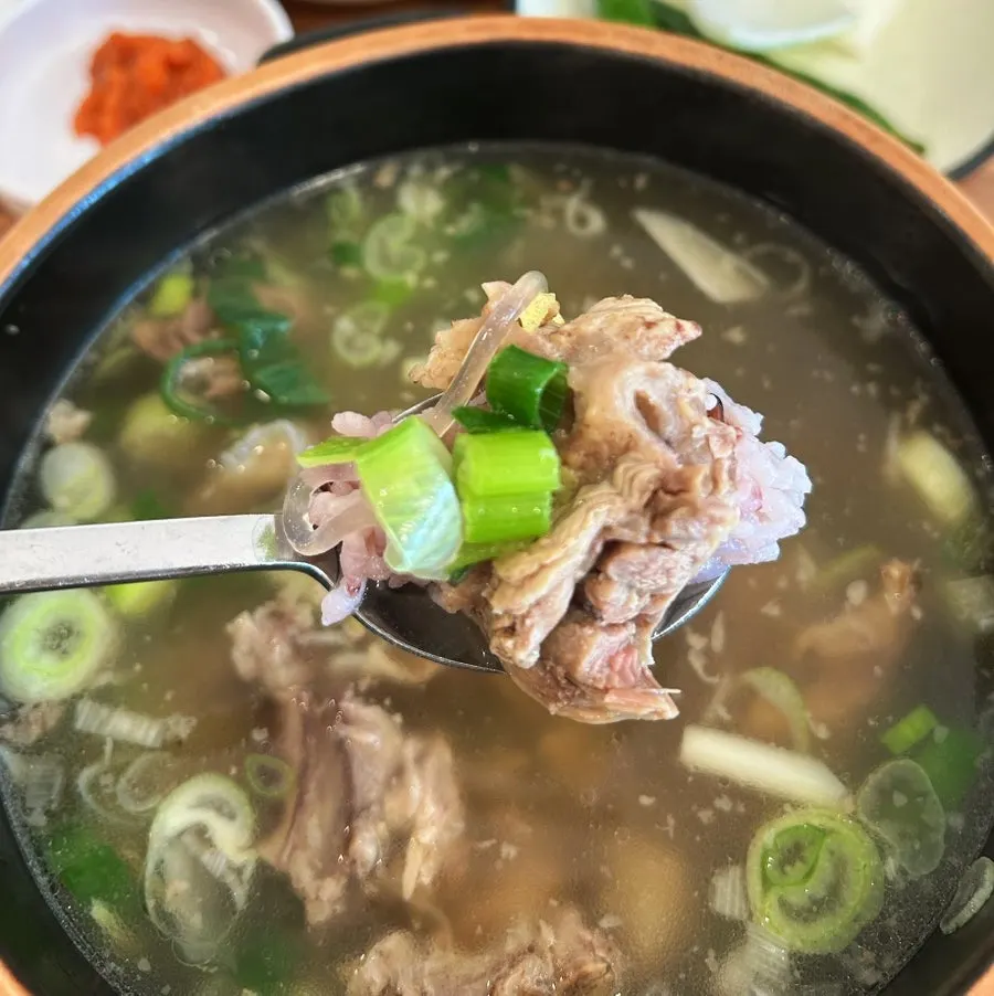 국물에 말아 먹는 공기밥