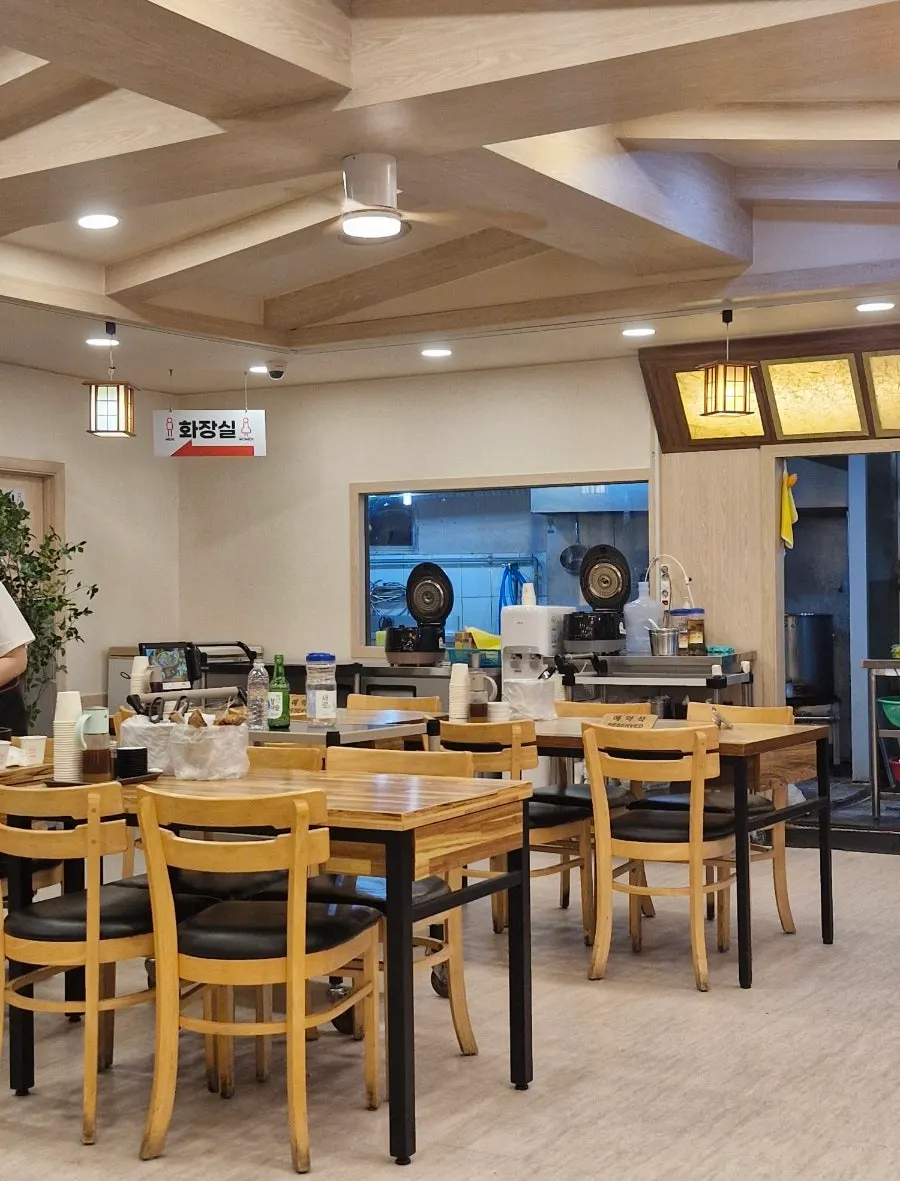 Spacious interior of Hoegi Wang Galbitang
