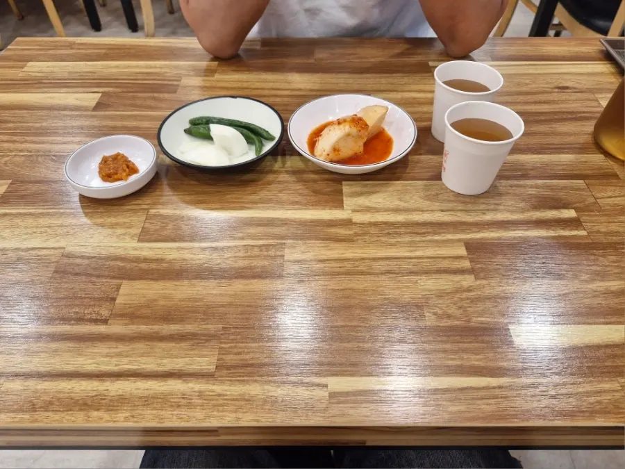 Basic side dish spread at Hoegi Wang Galbitang