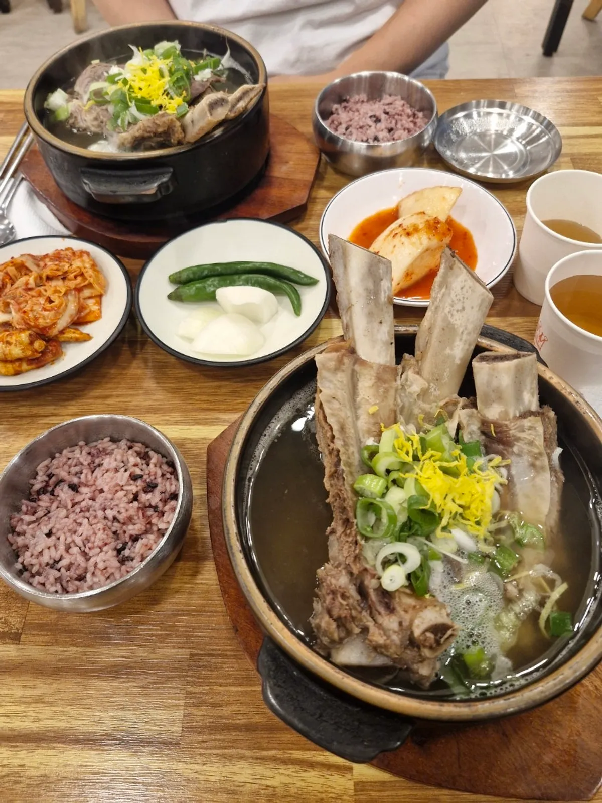 A full galbi tang meal set on the table