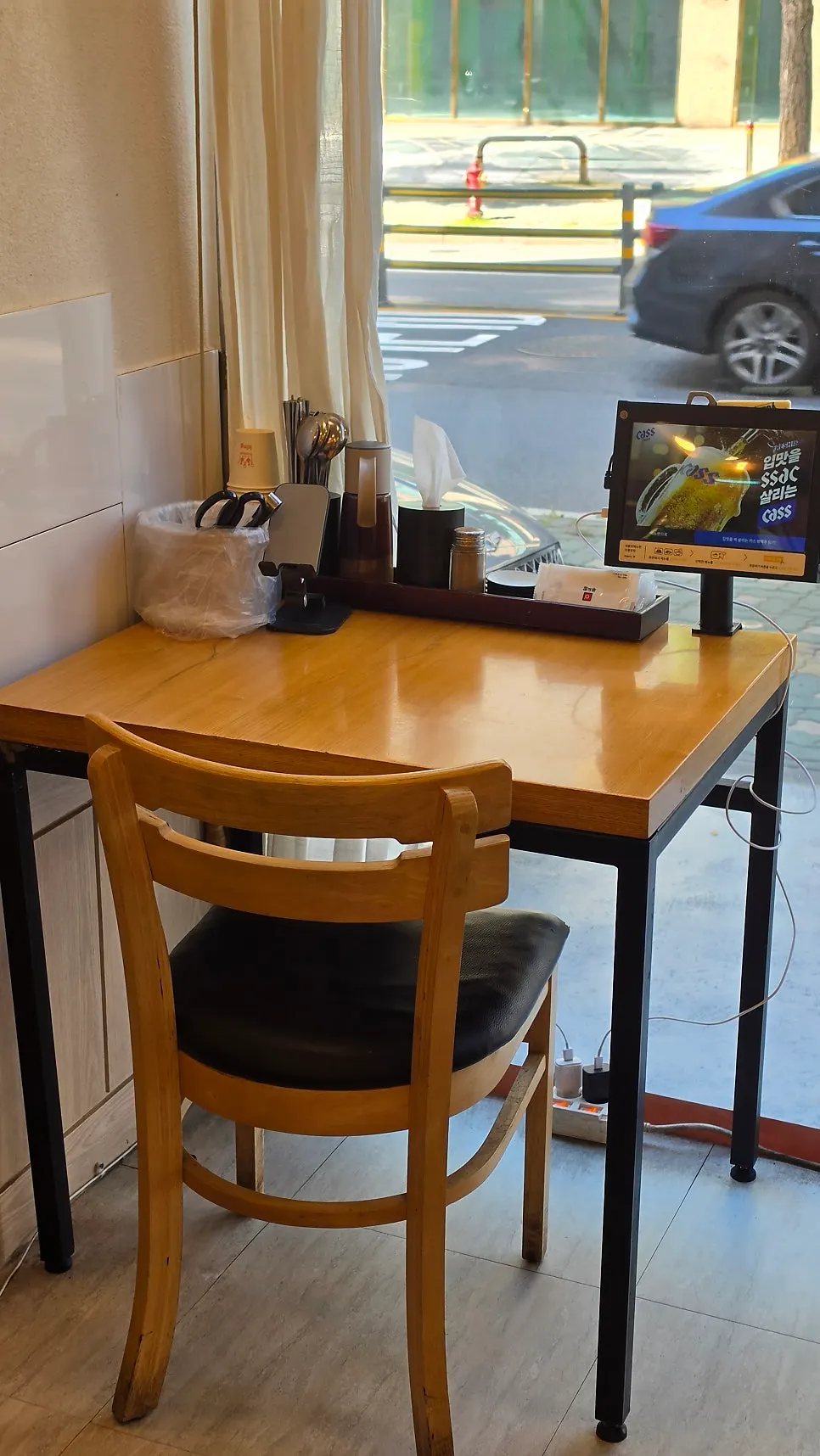 Bright window seating at Hoegi Wang Galbitang