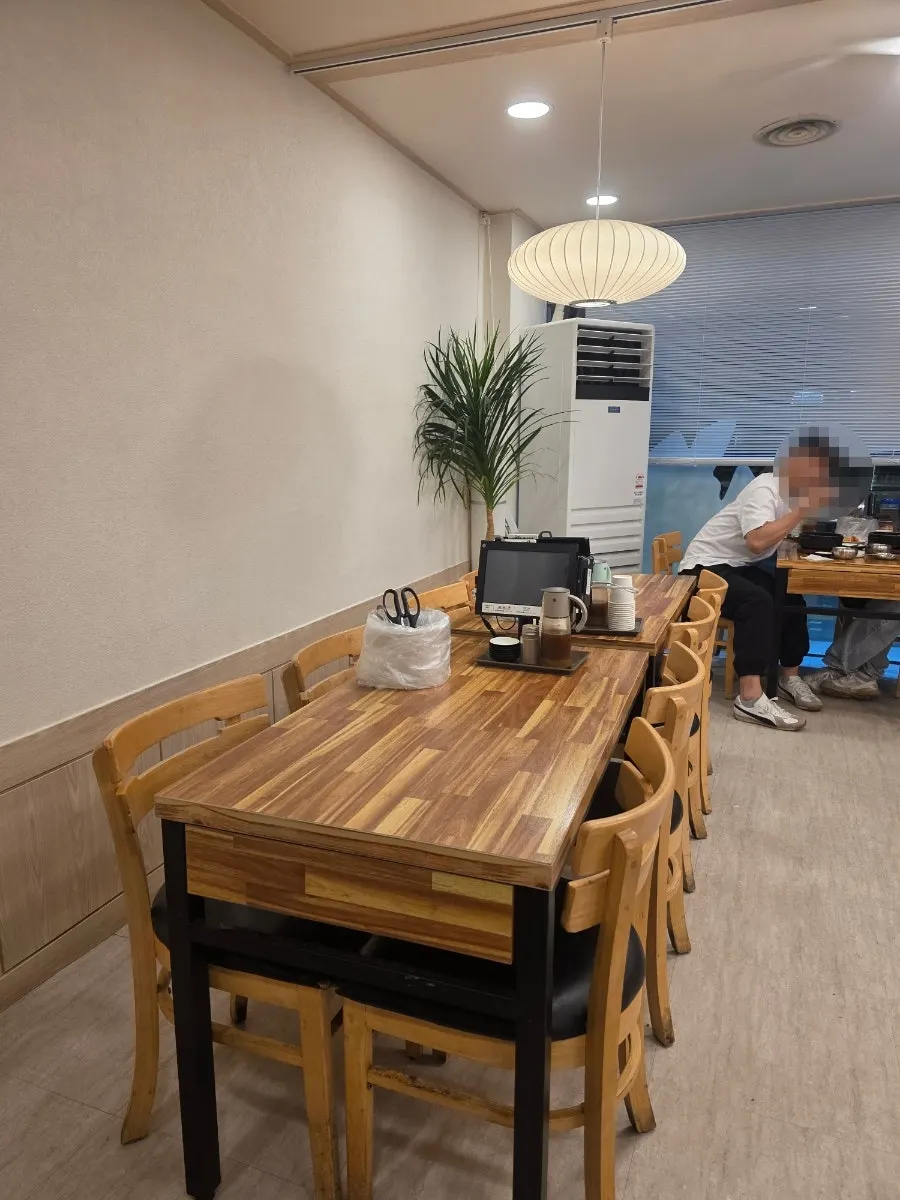 회기왕갈비탕 테이블 전경