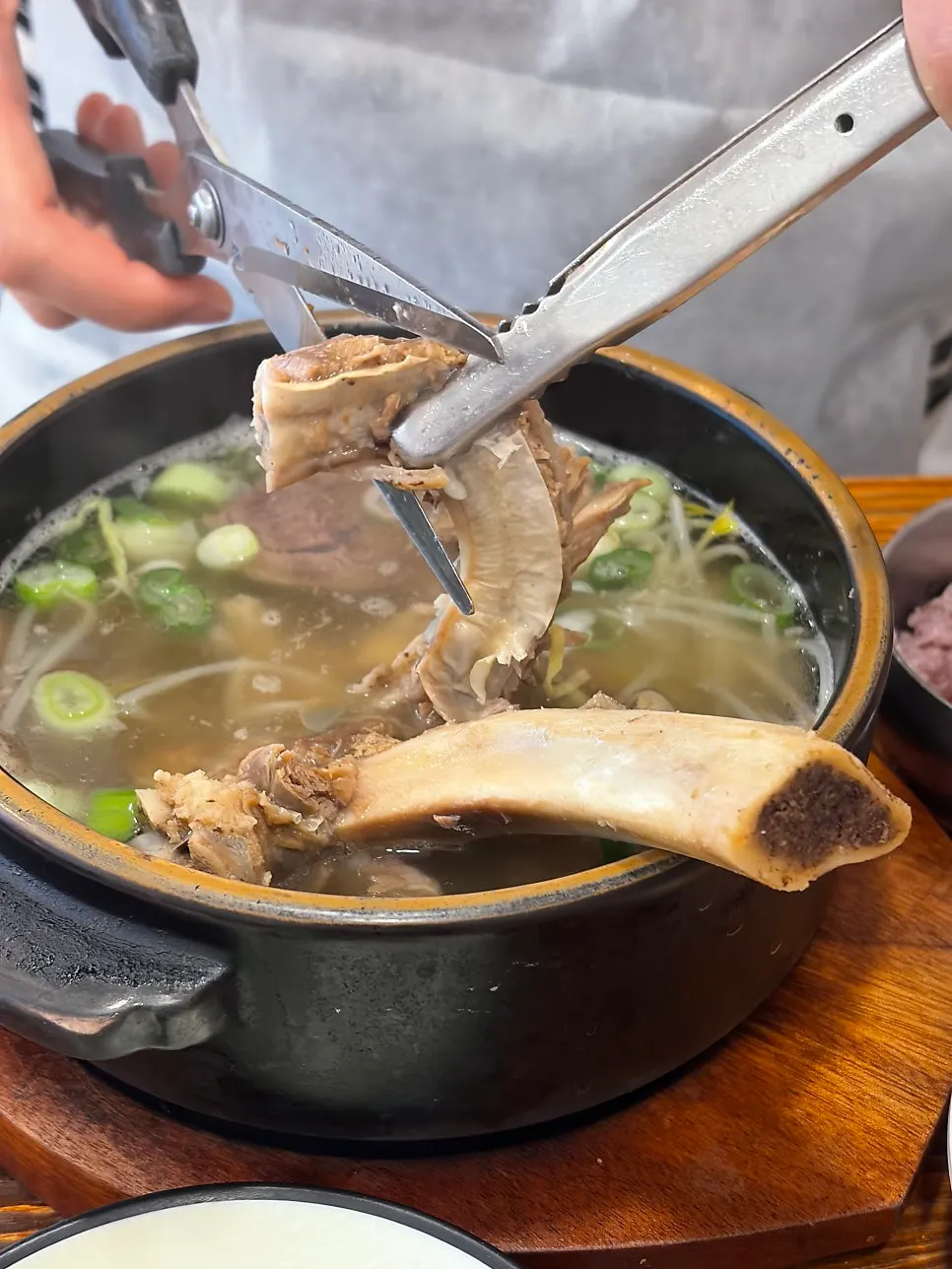 식사를 마친 회기왕갈비탕 갈비탕 상