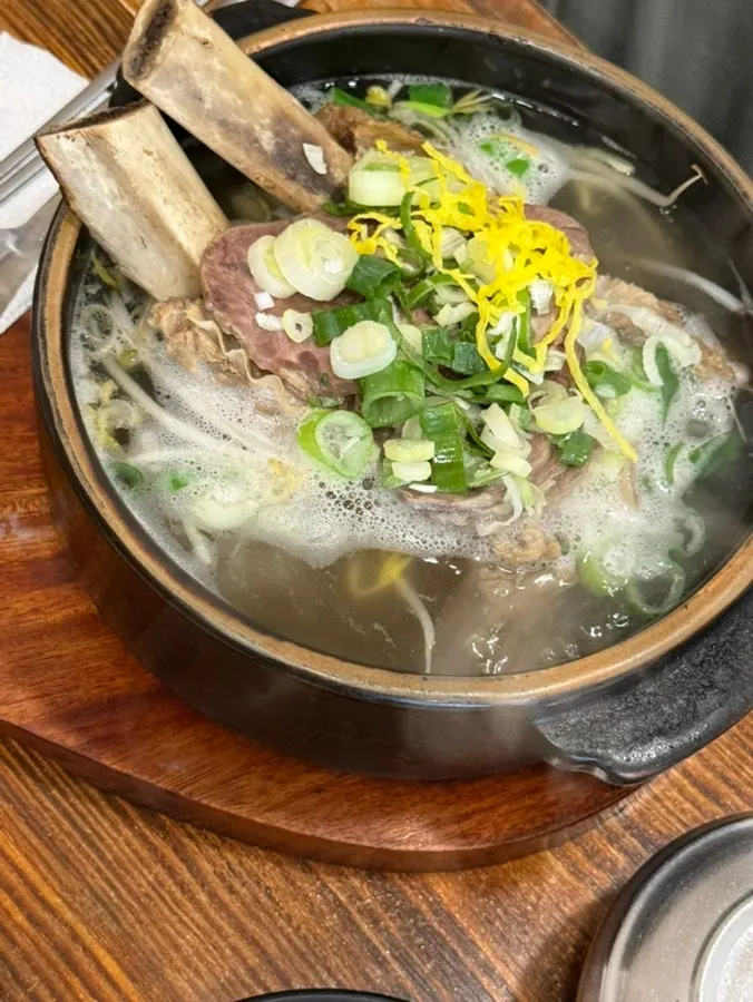 Meat-heavy aronsatae galbitang