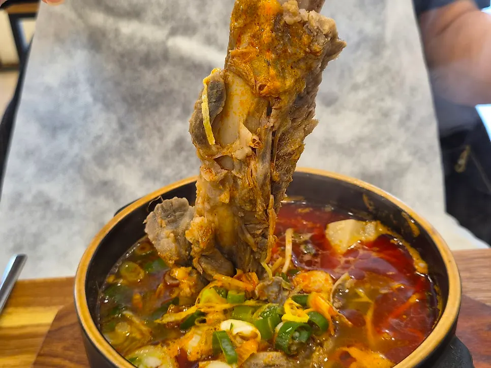 Generous glass noodles in the galbitang