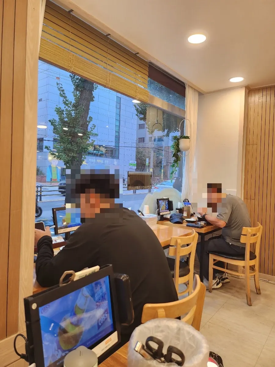회기왕갈비탕 테이블 좌석 모습