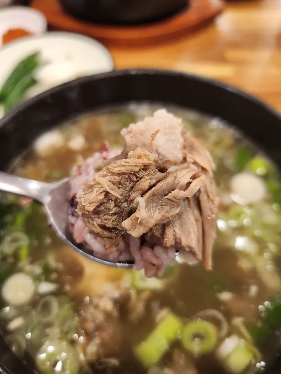 식사를 마친 회기왕갈비탕 갈비탕 그릇