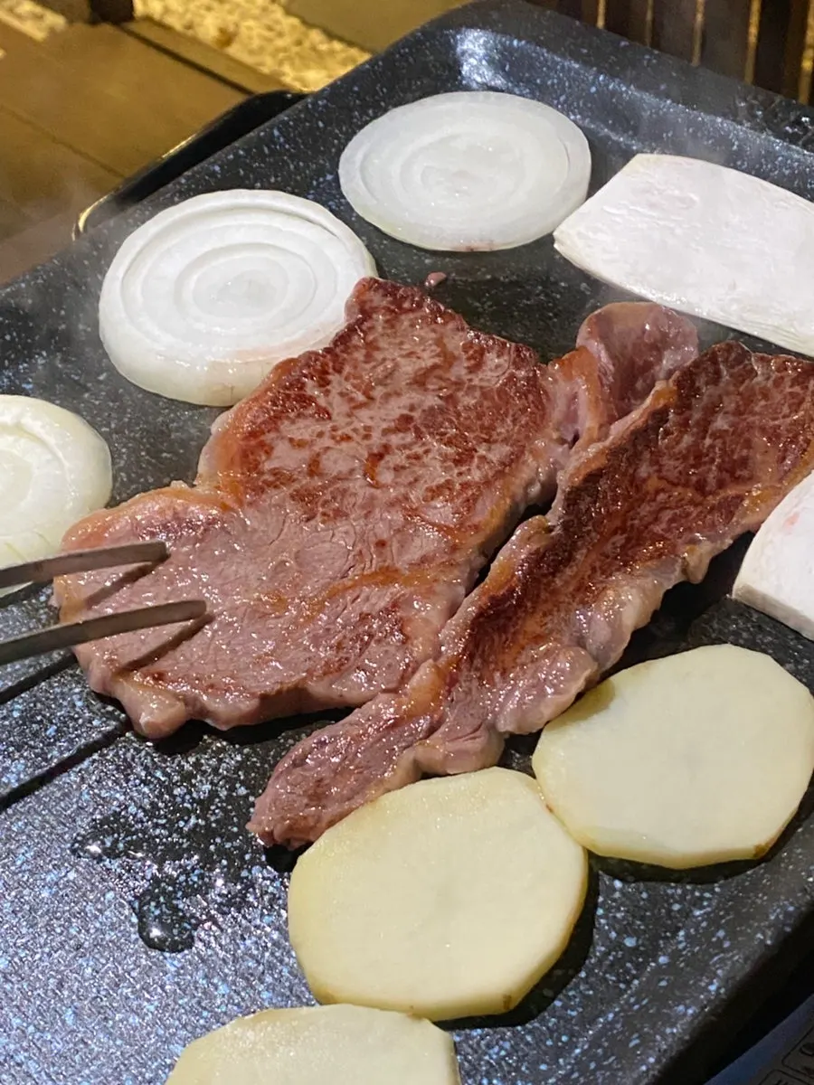 Hoengseong hanwoo sirloin on the grill