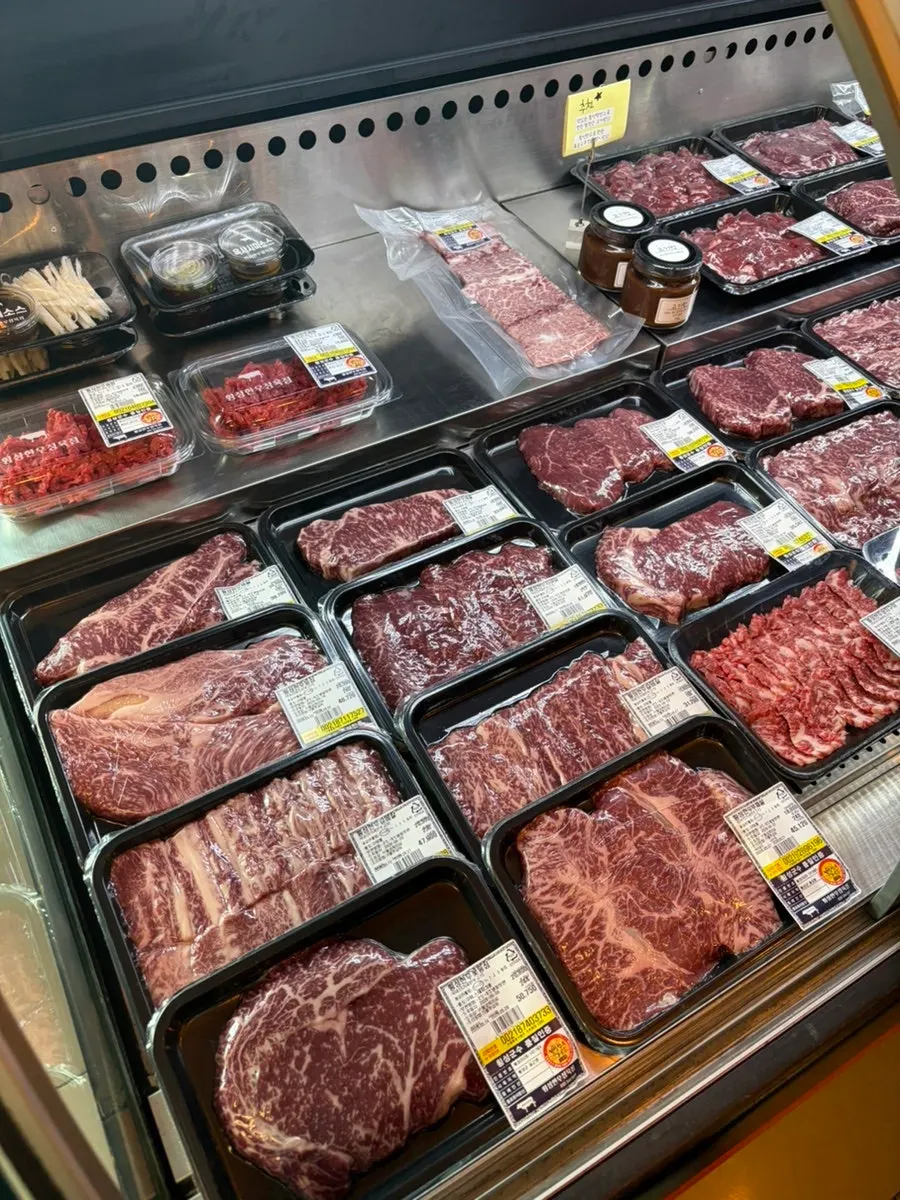 A wide array of hanwoo cuts, hard to choose from
