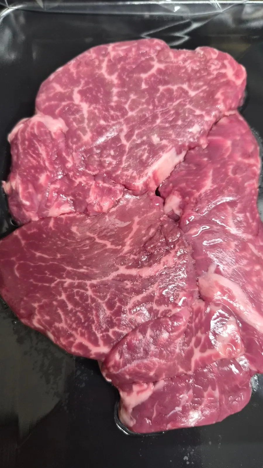 Hanwoo tenderloin on a home grill pan