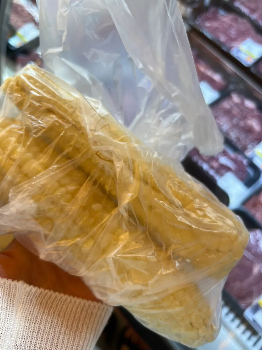 부위별 한우를 고르는 모습