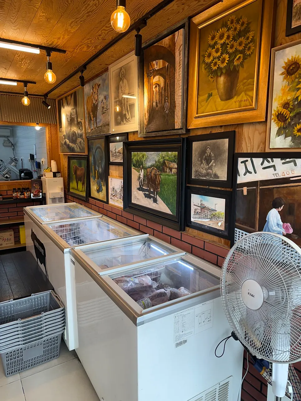 In-store signage at Hoengseong Hanu Jeongyukjeom