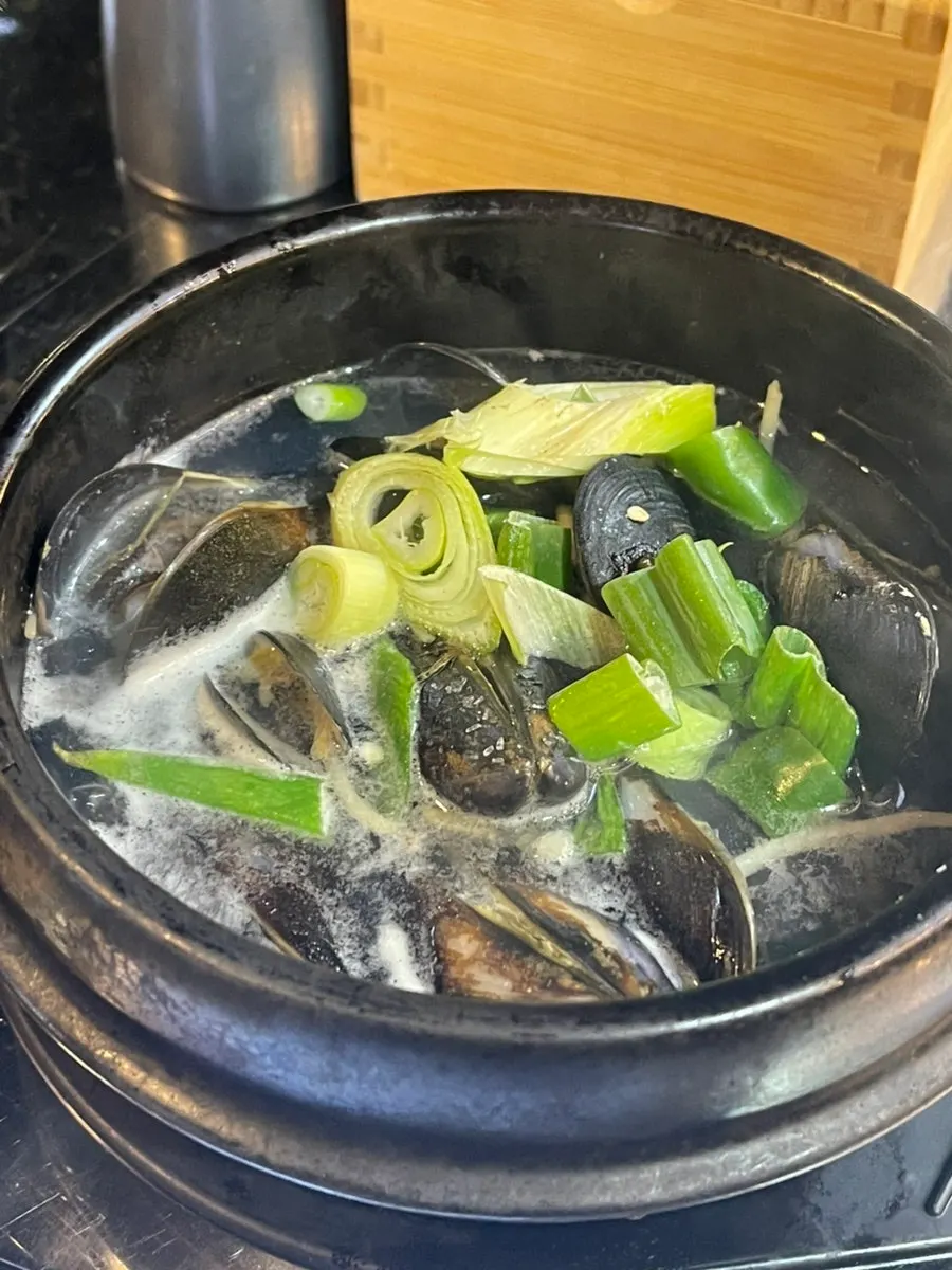 회판장 상봉점 기본찬 홍합탕과 번데기탕