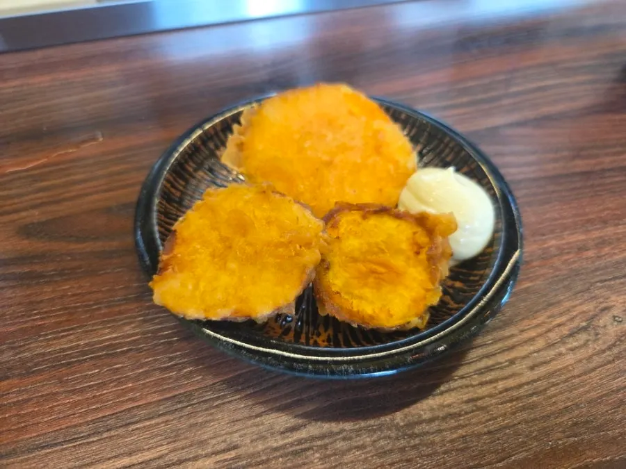 접시에 담긴 단무지
