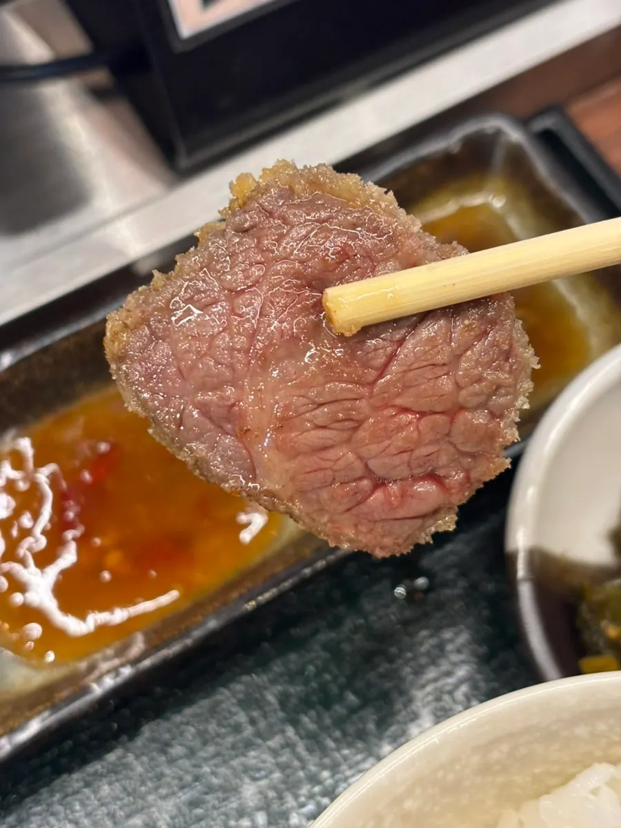 Cross-section of gyukatsu grilled to preference
