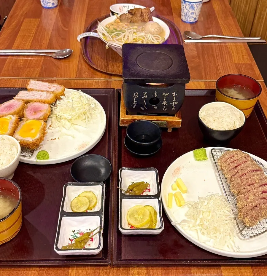 식전에 나온 꿀 넣은 수제 요거트