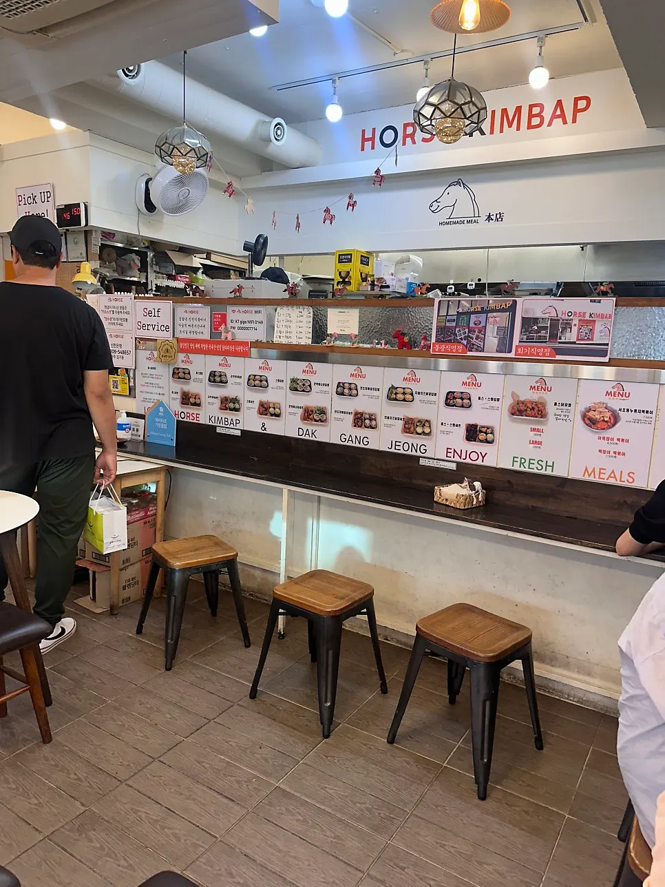 Solo dining seat arrangement at Halls Gimbap Main Branch