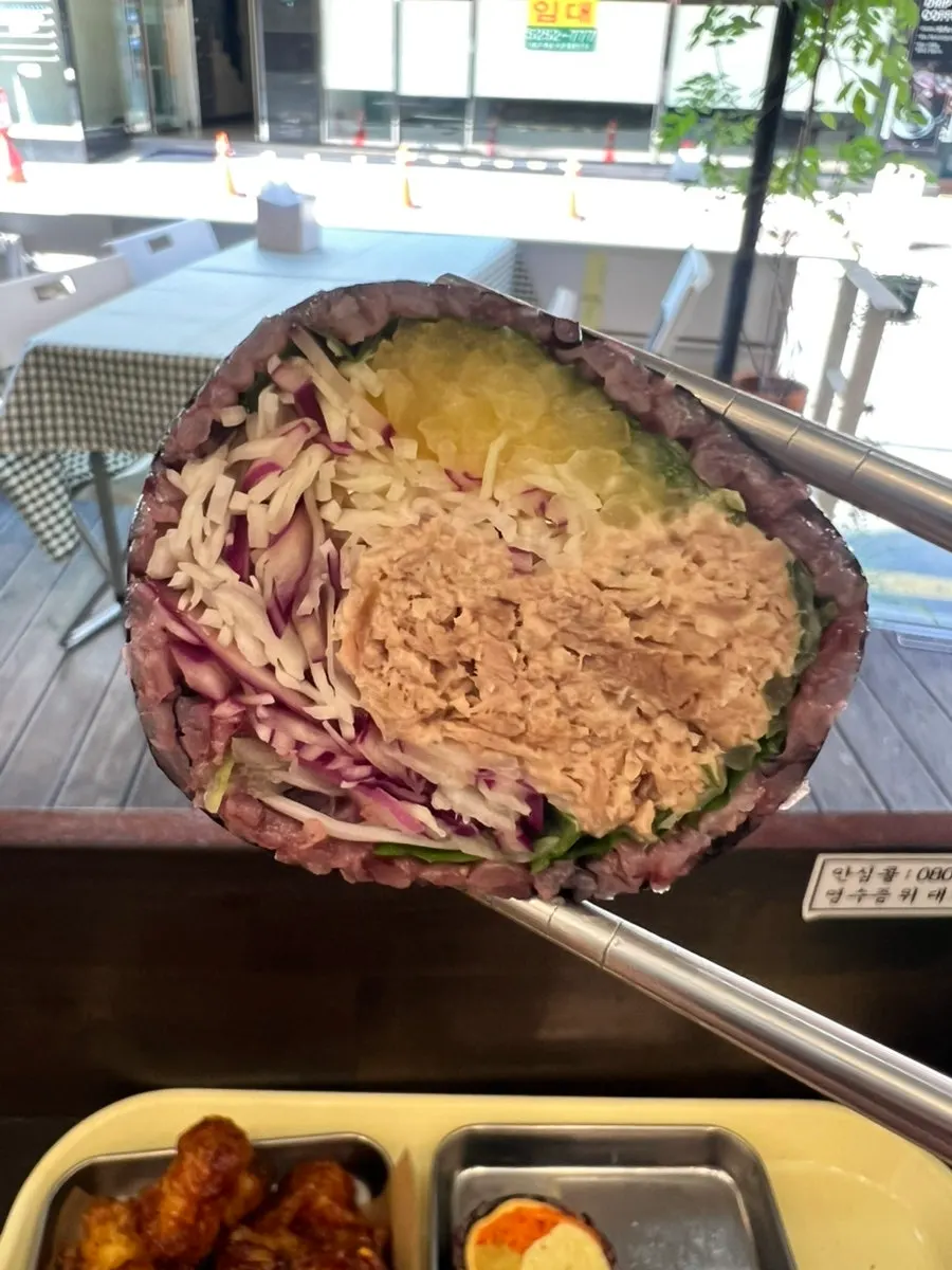Jindo green onion tuna gimbap with pickled radish, cabbage and tuna
