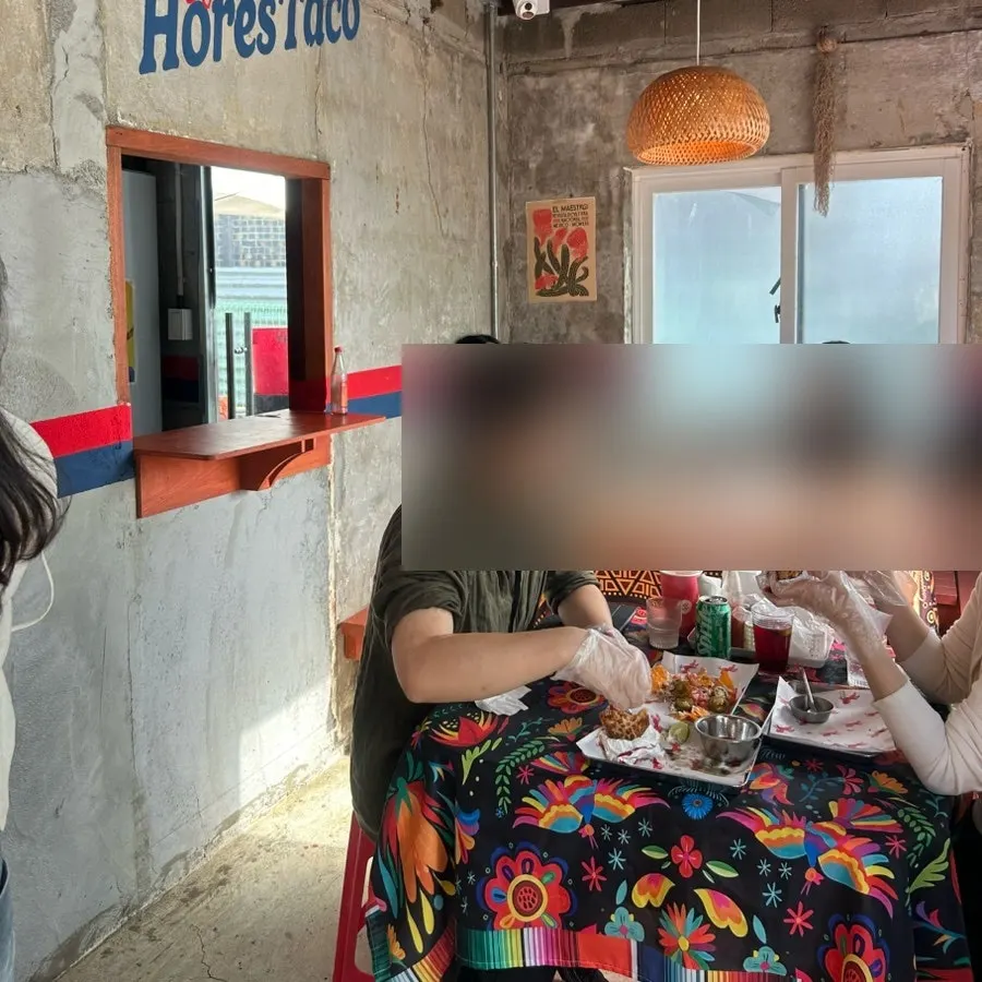 홀스타코 테이블석 내부 전경