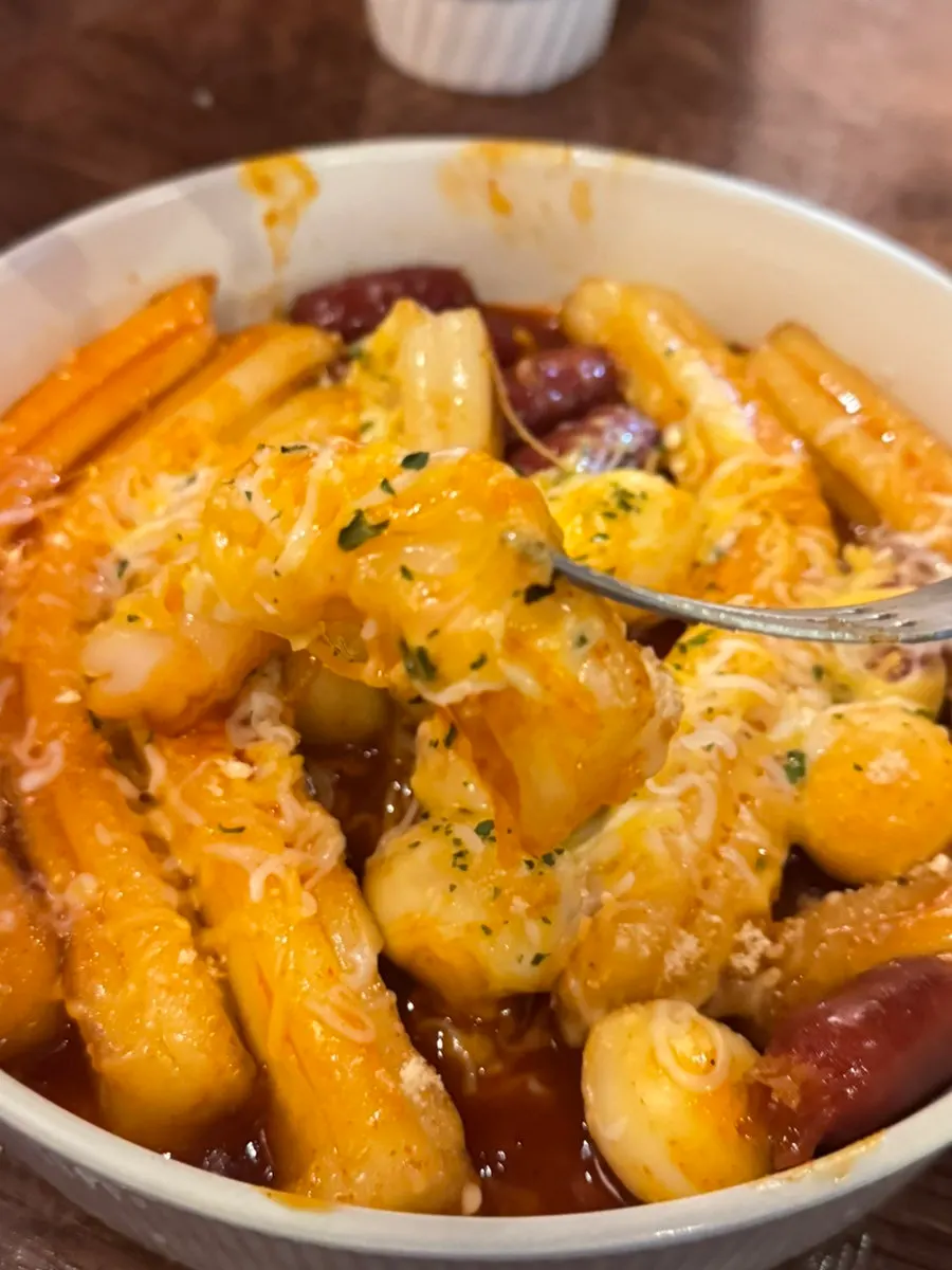 치즈 올린 분모자 떡볶이