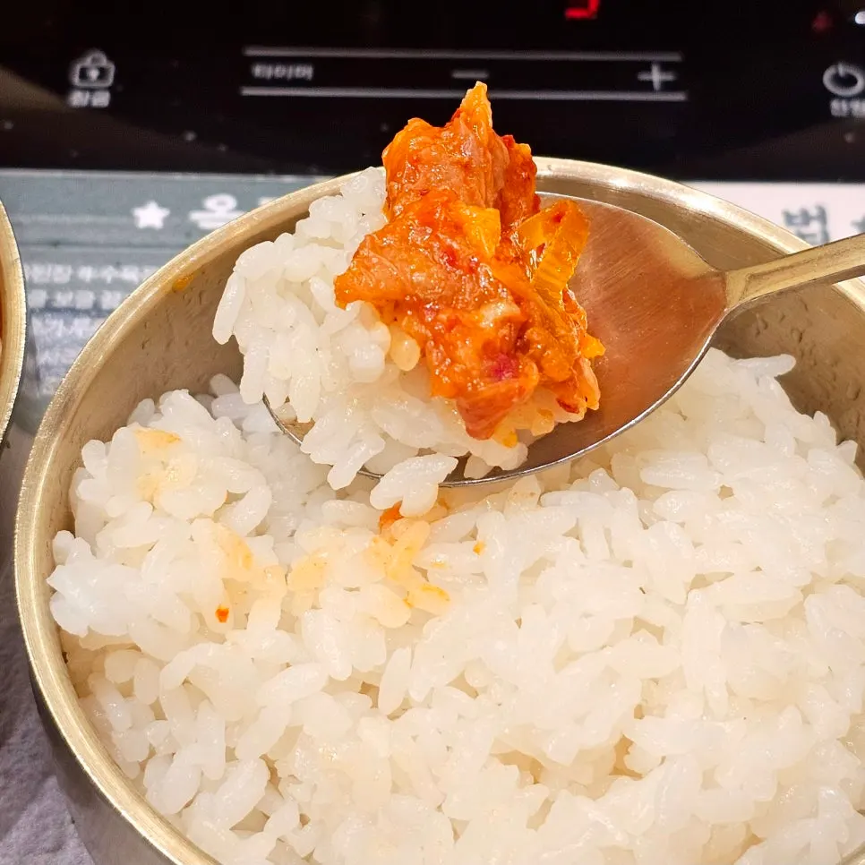 Firm-textured rice in a bowl