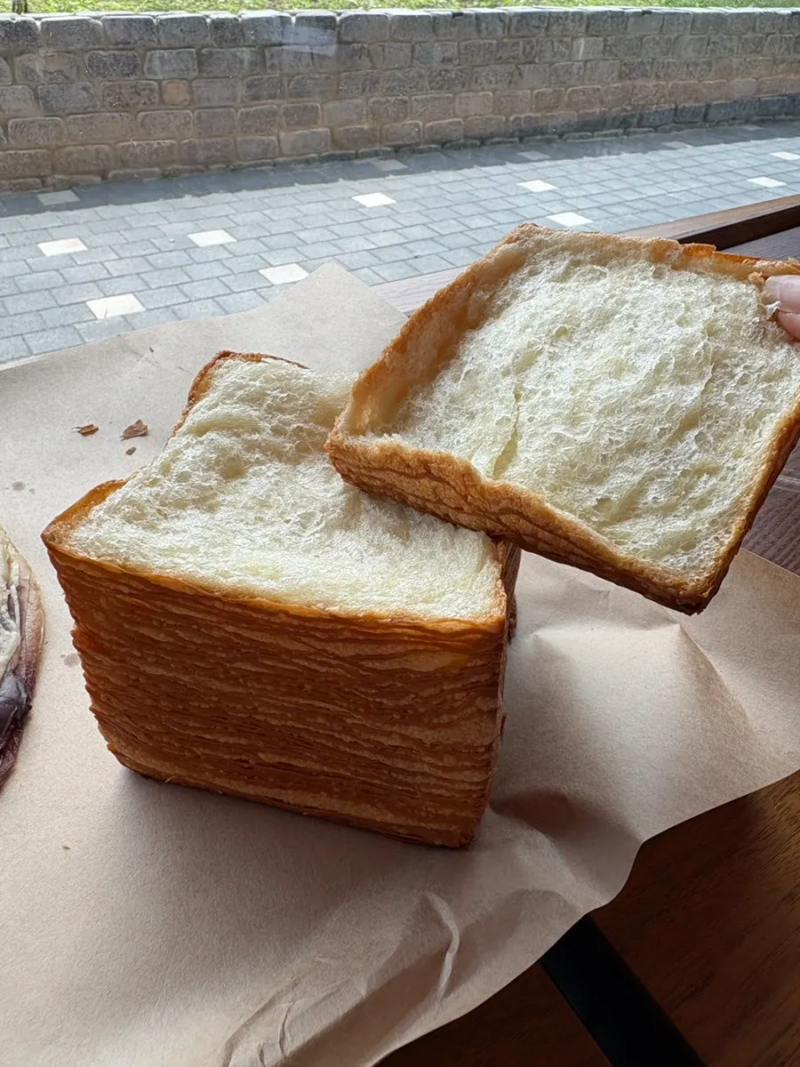 Sausage bread, tissue bread and blueberry bread