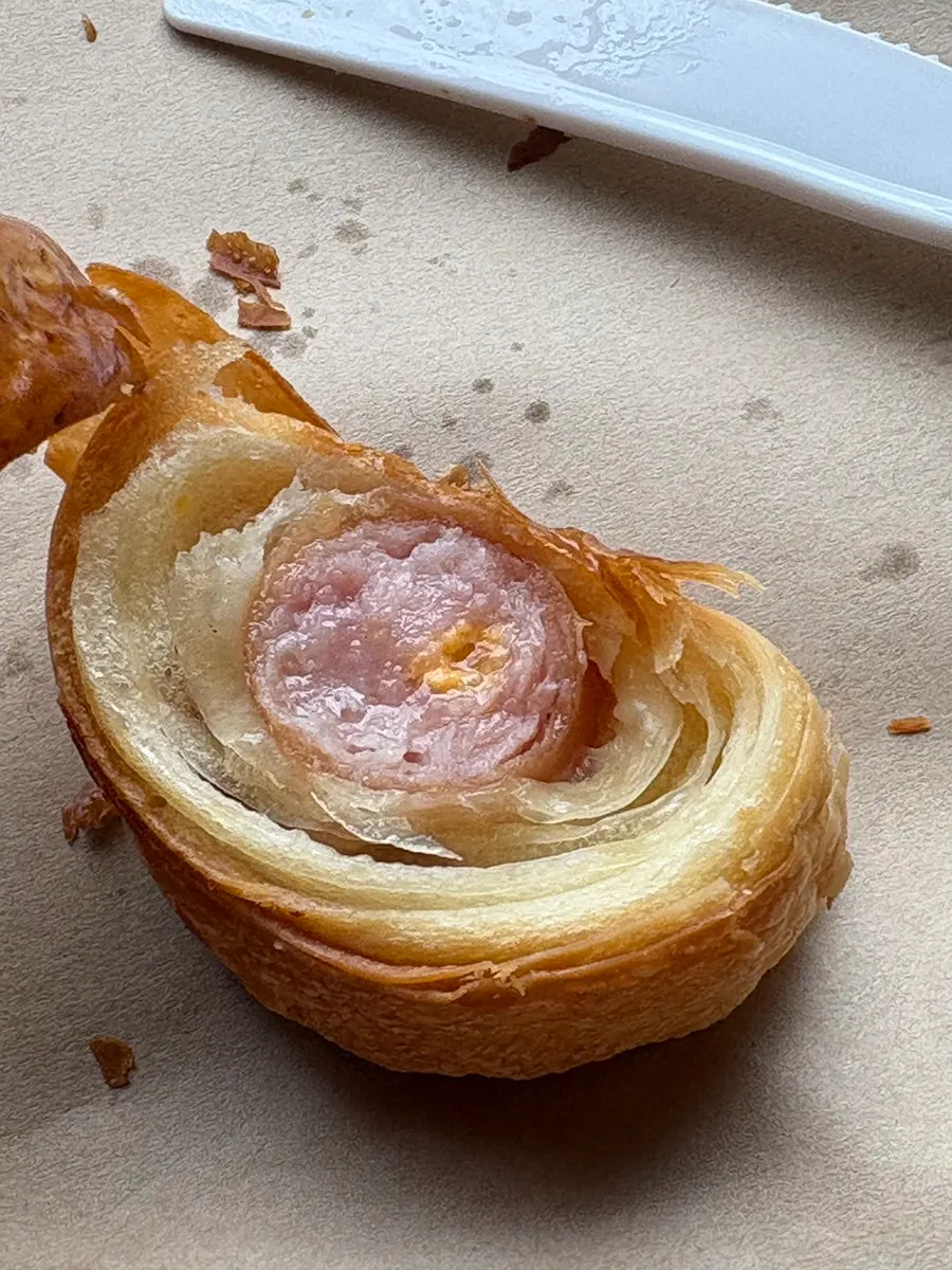 Close-up of the tissue bread