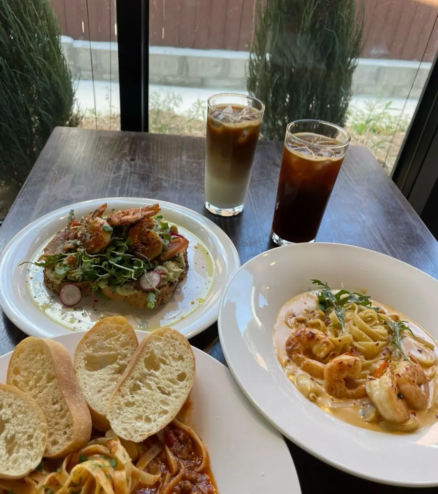 Brunch café near Vivaldi Park