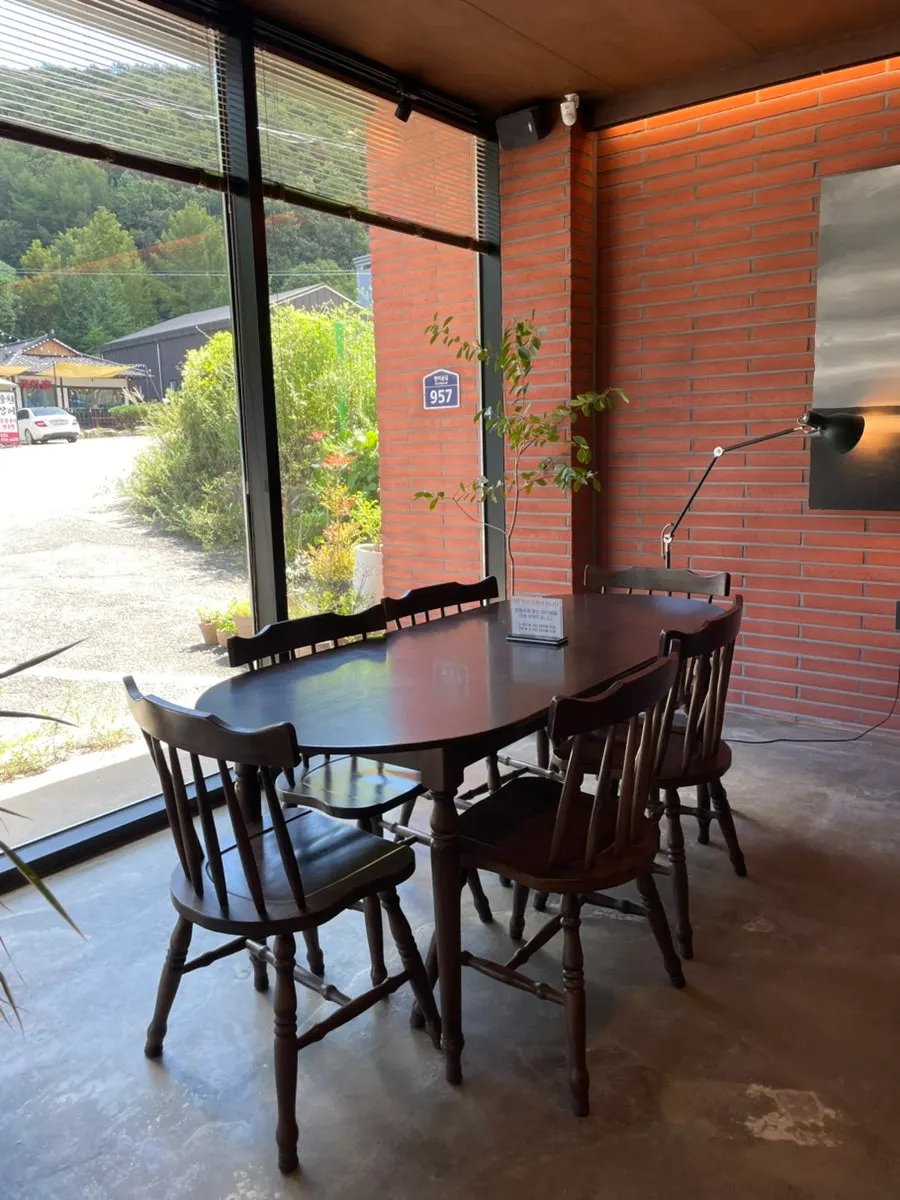 Generous parking area in front of the café