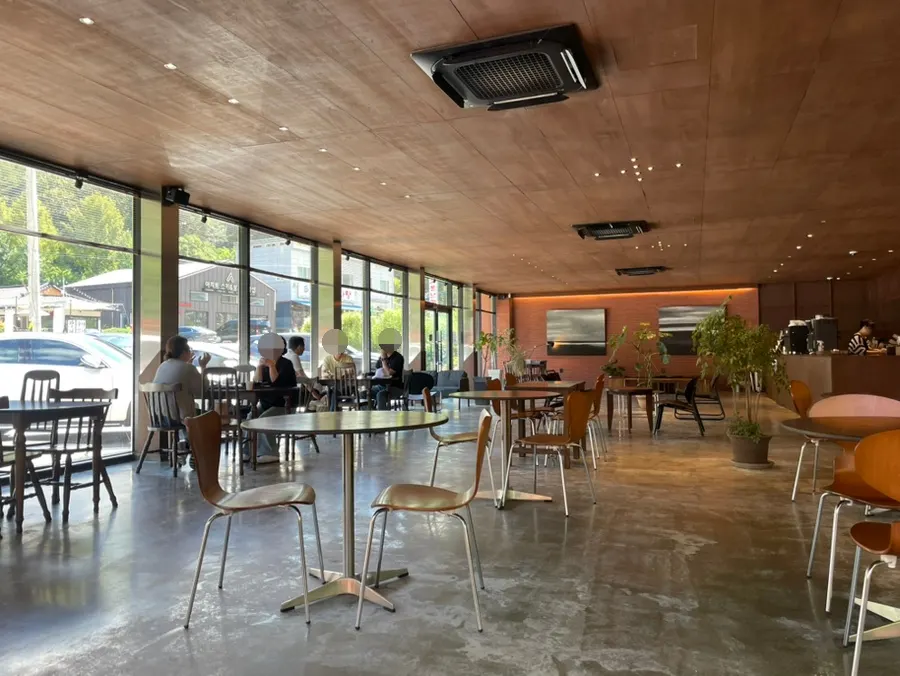 Comfortable café interior to linger in