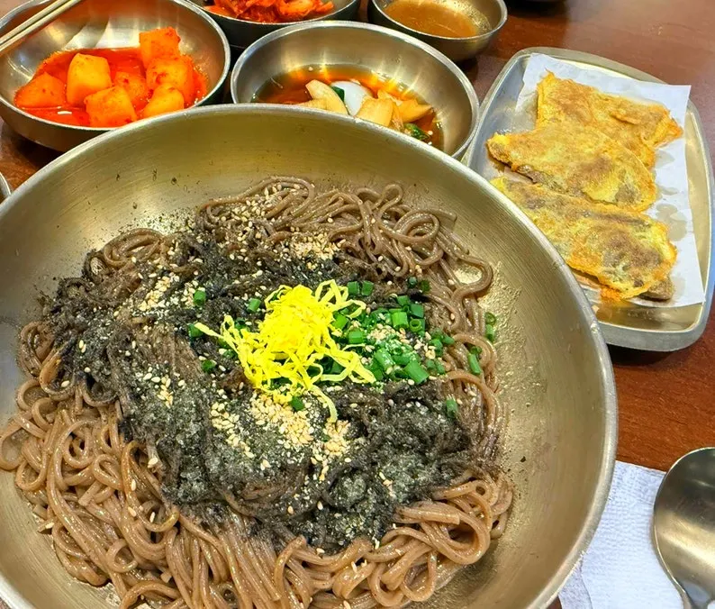 육전국밥 서교점 상차림 모습