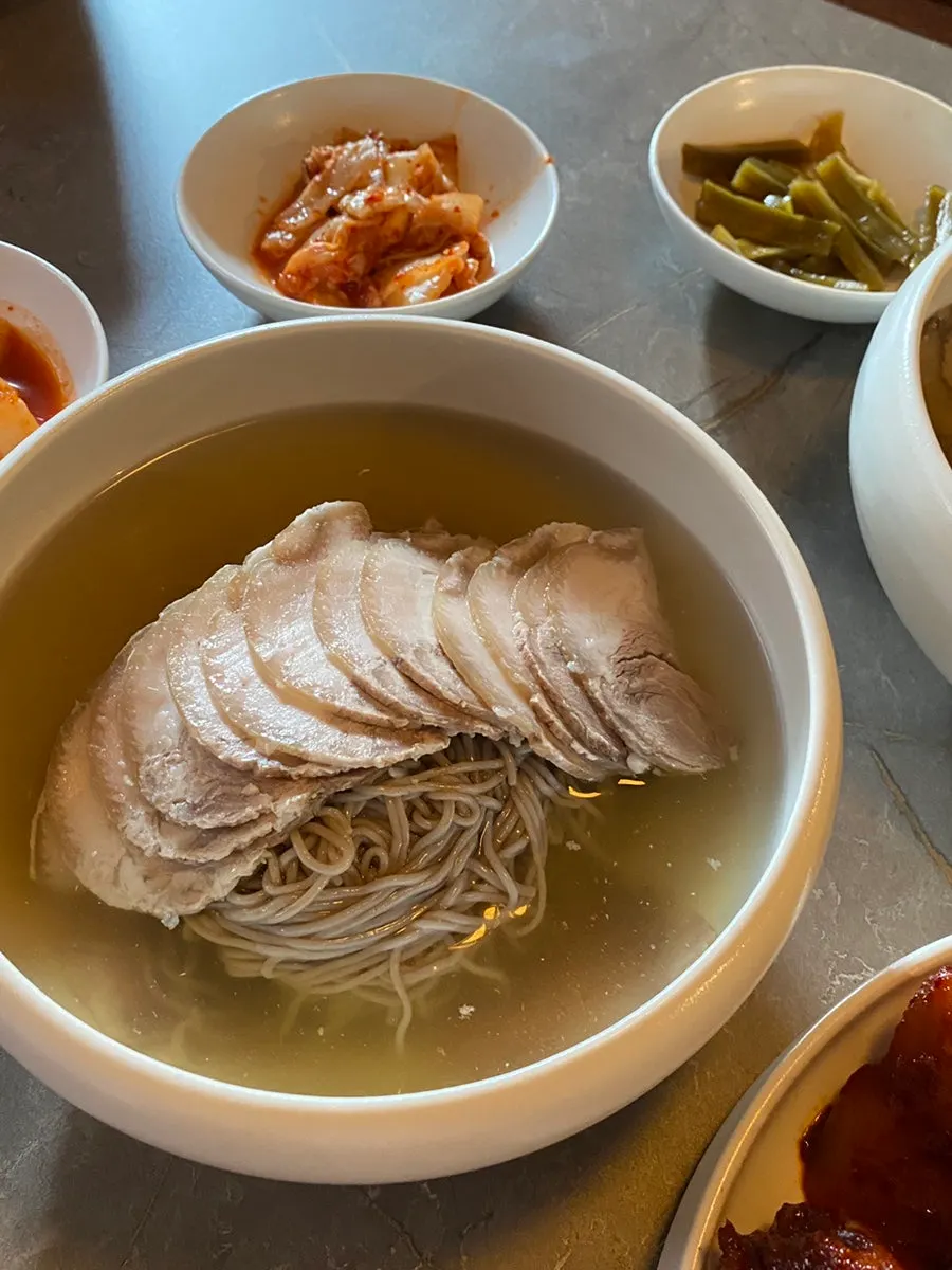 Pairing gomtang with pork tail jjim