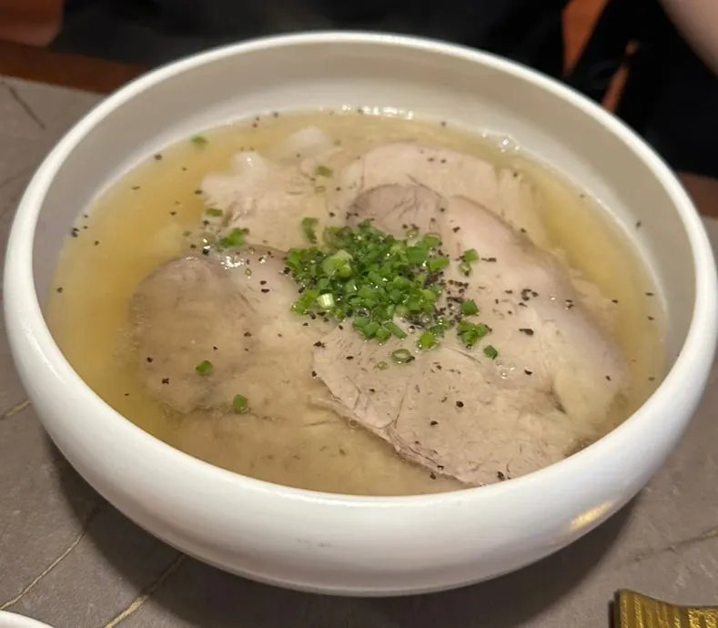 Clear pork gomtang with transparent broth