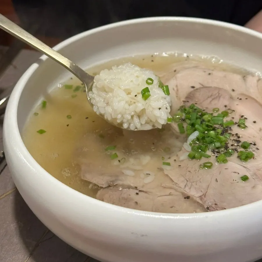 A bowl of Anok's clear pork gomtang