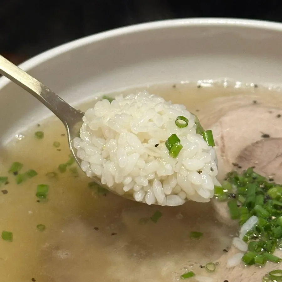 Rice grains soaked in gomtang broth