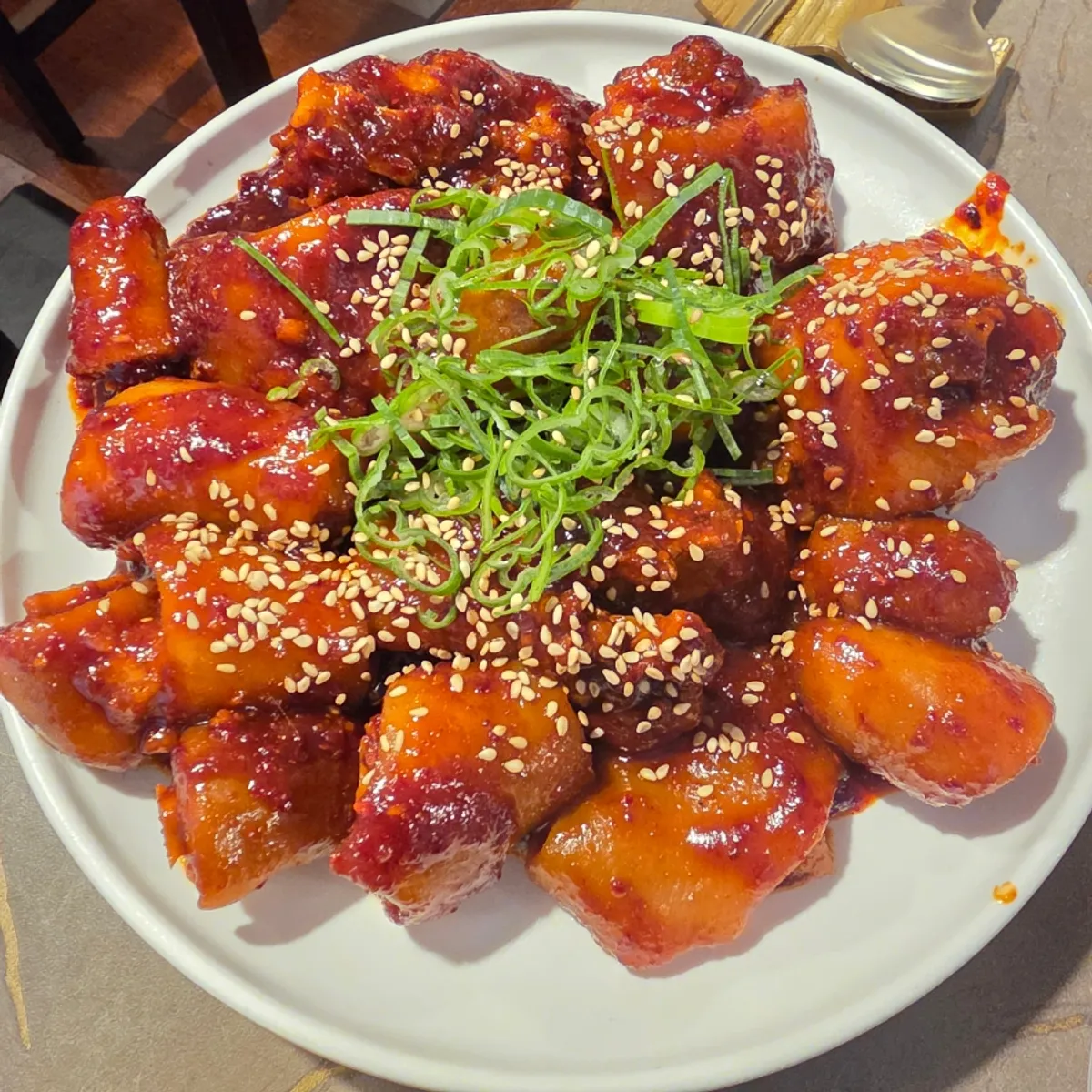 안옥 돼지꼬리찜 한 접시