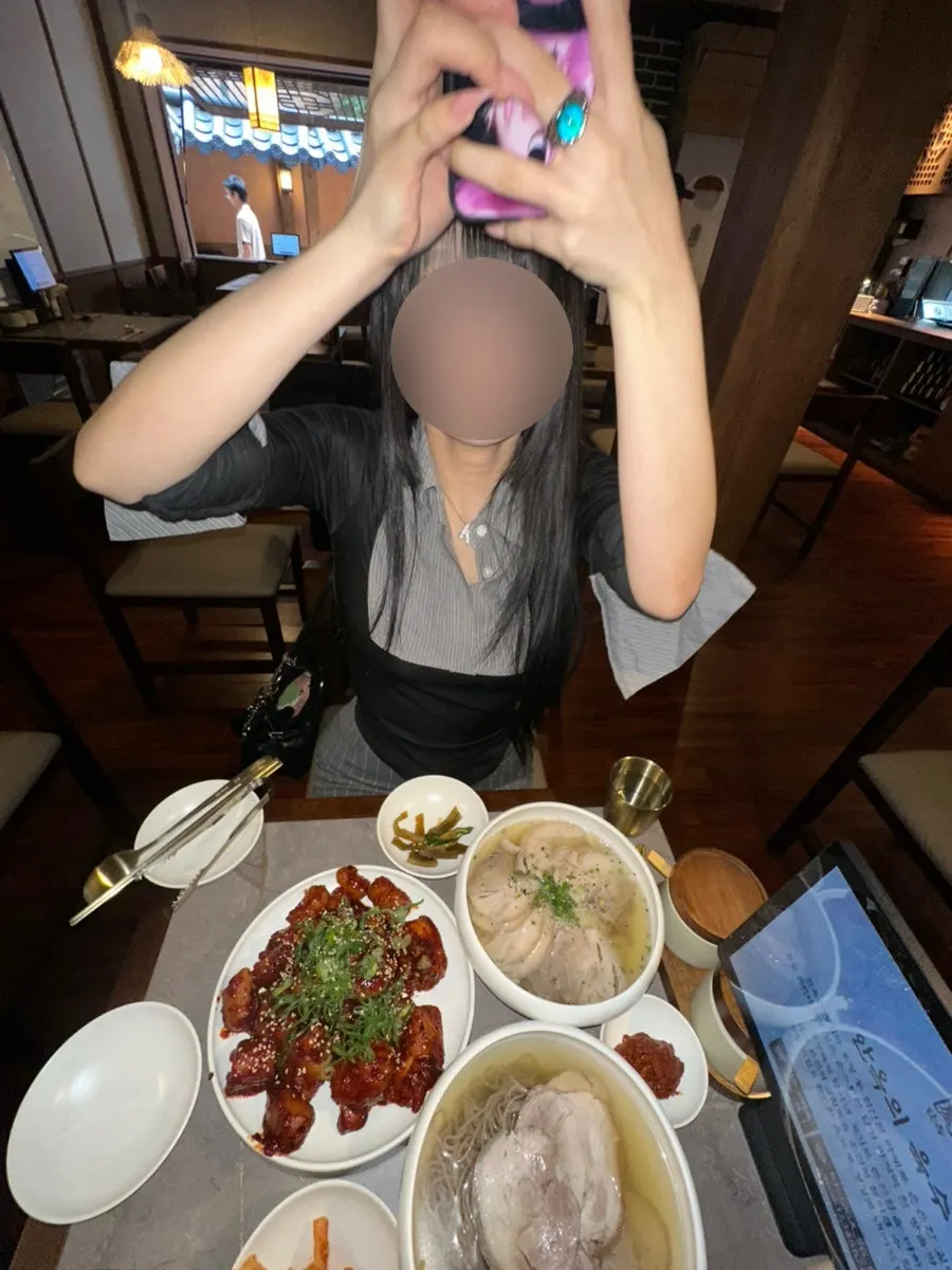 홍대 한식당 안옥의 단정한 공간 세로 컷