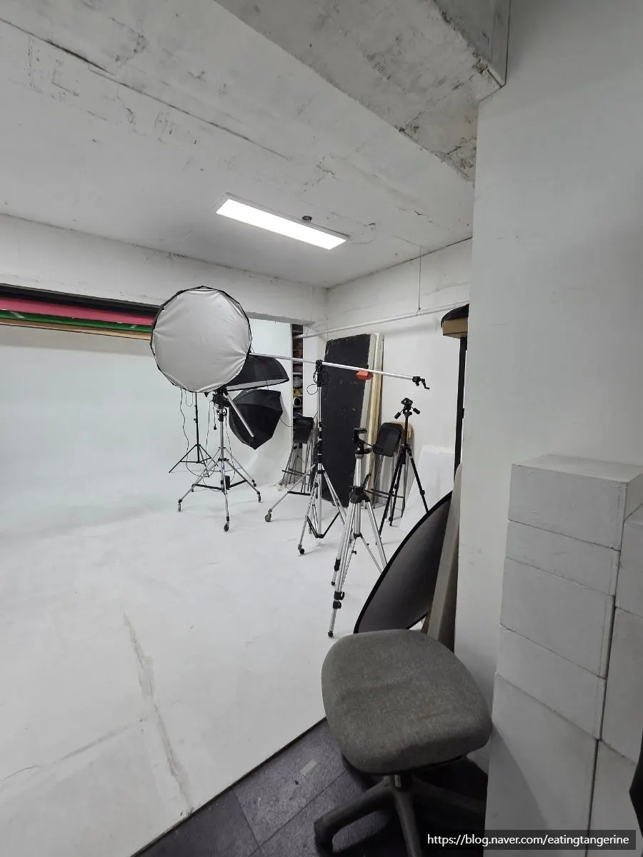 Lighting setup in Studio A's cyclorama