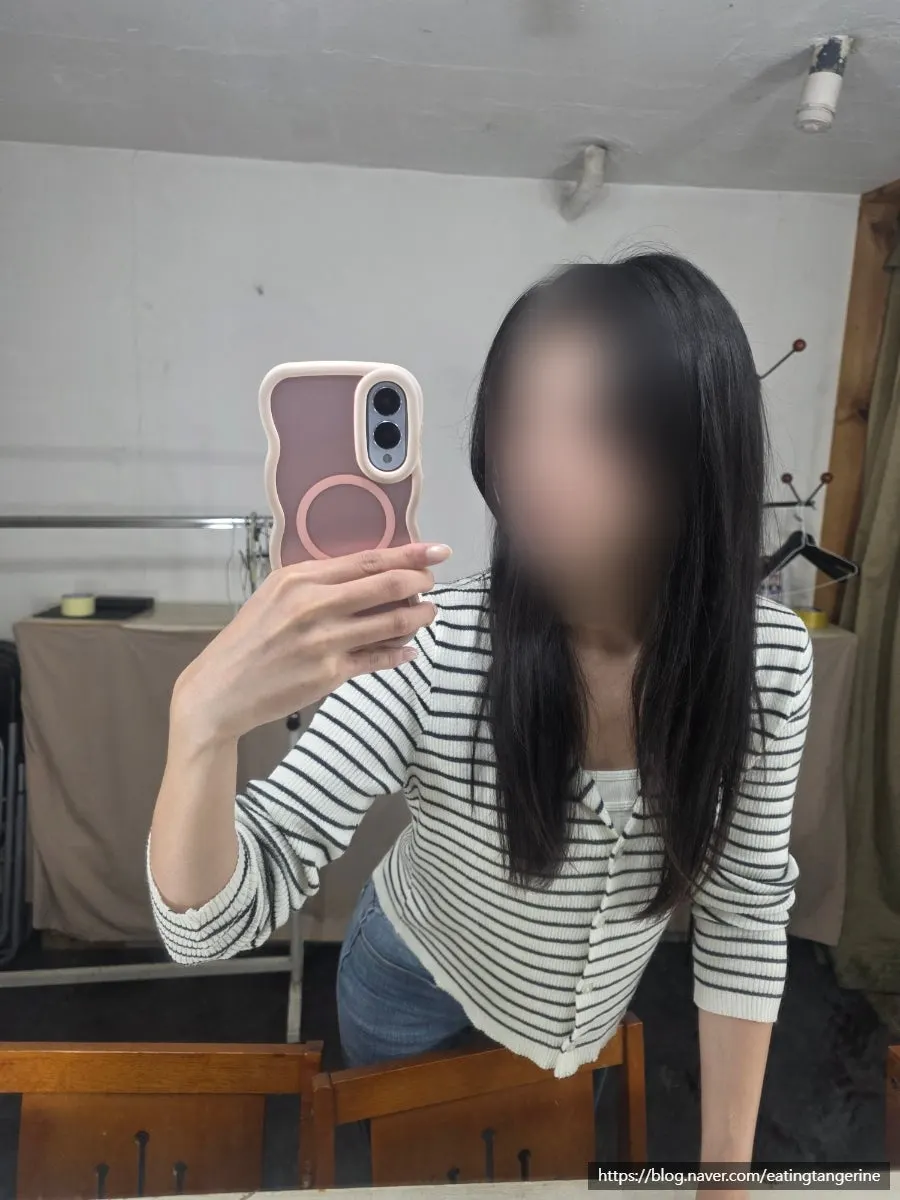 Flattering powder room lighting good for selfies