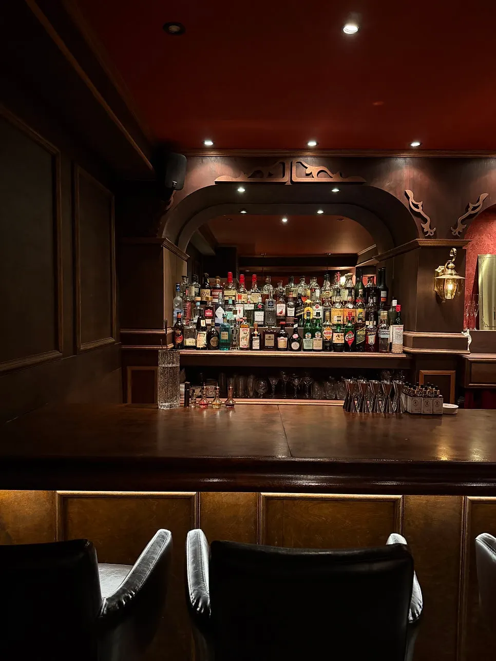 Rosetta interior with a 19th-century European atmosphere