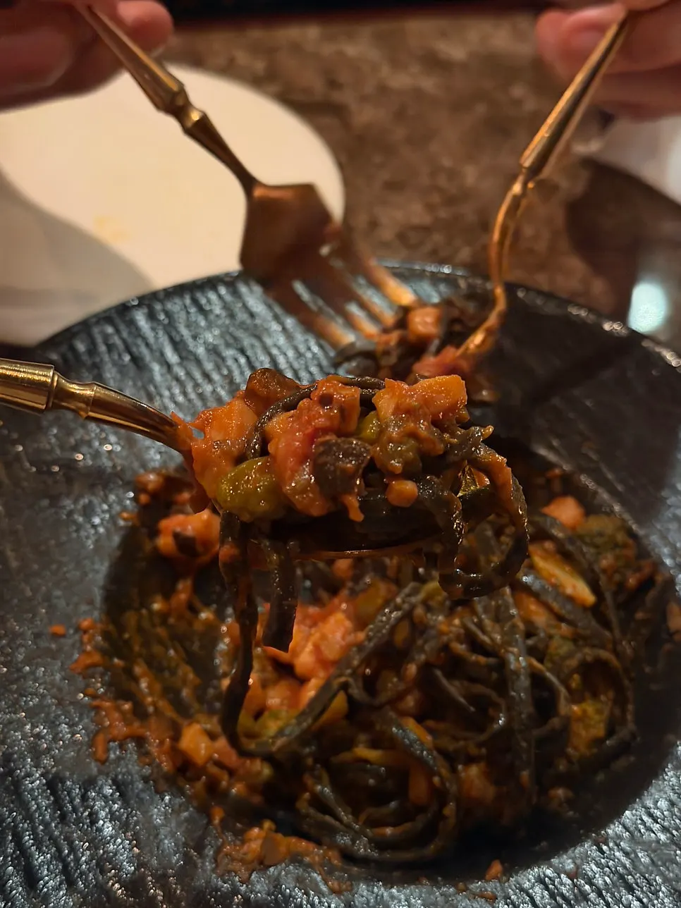 Cuttlefish ragù linguine