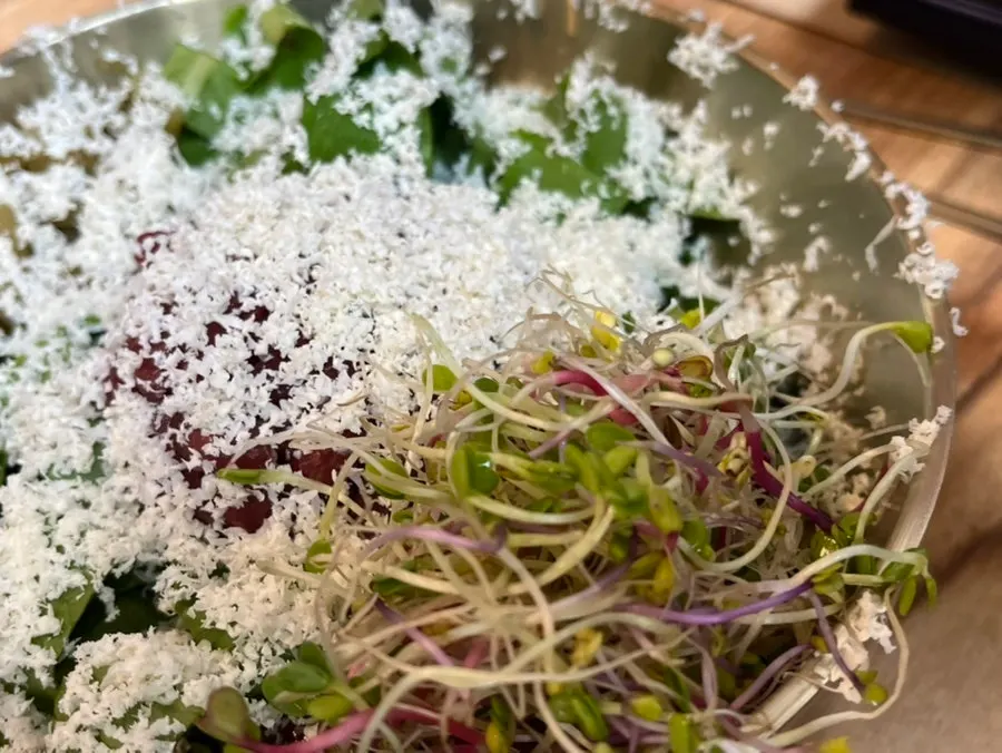 한우곰탕과 육회비빔밥, 떡갈비 상차림