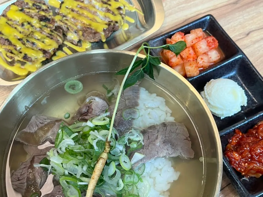 구워낸 떡갈비 표면 클로즈업