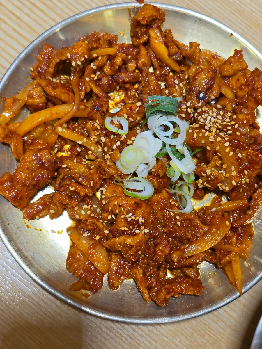 Spicy stir-fried bulgogi with white rice