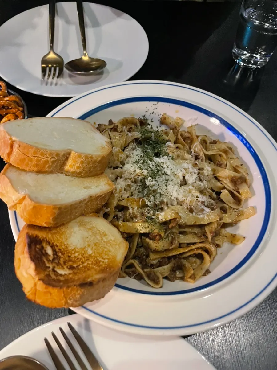 Basic pretzel snack and ragù pasta