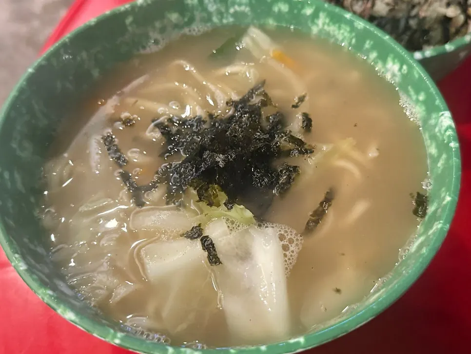 참치마요 주먹밥 곁들임 메뉴