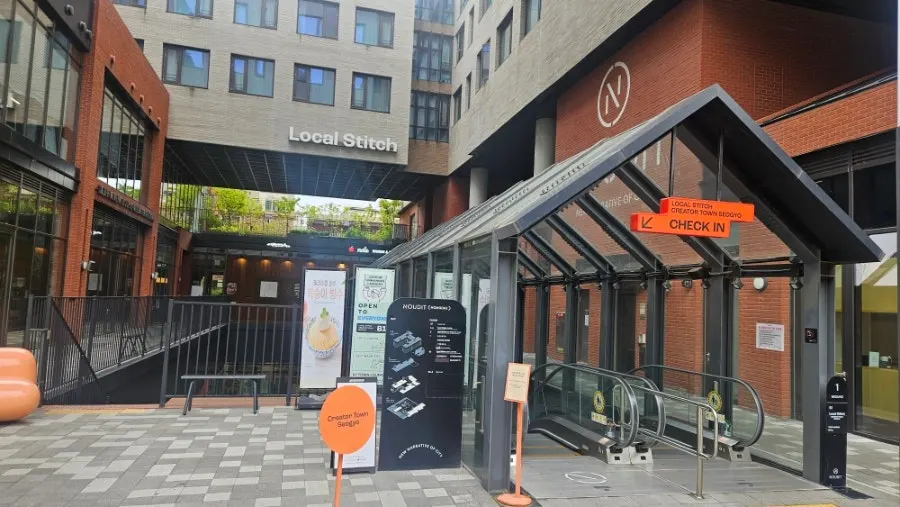 MELA Hongdae dining space