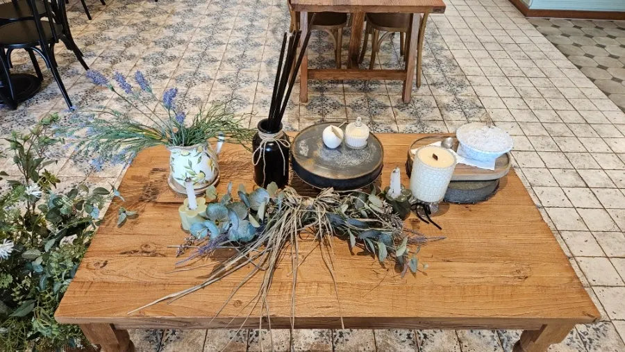 Interior decorative details at MELA Hongdae