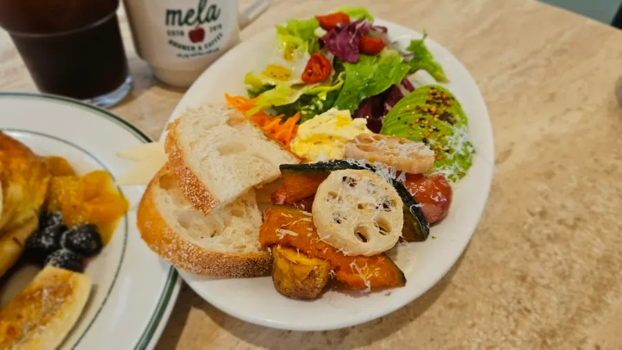 Signature brunch plate